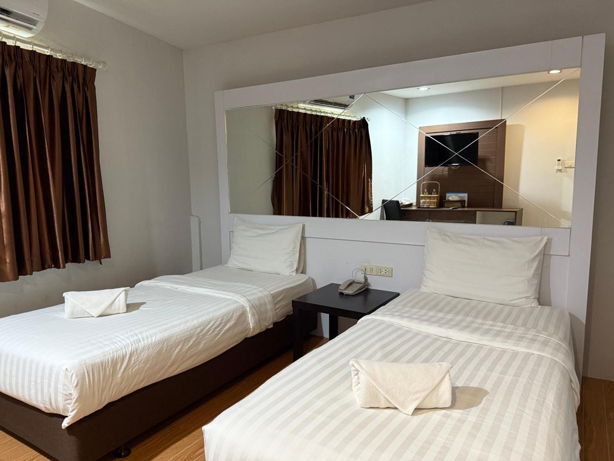 Bed By Cruise Hotel At Samakkhi-Tivanont Nonthaburi Exterior foto