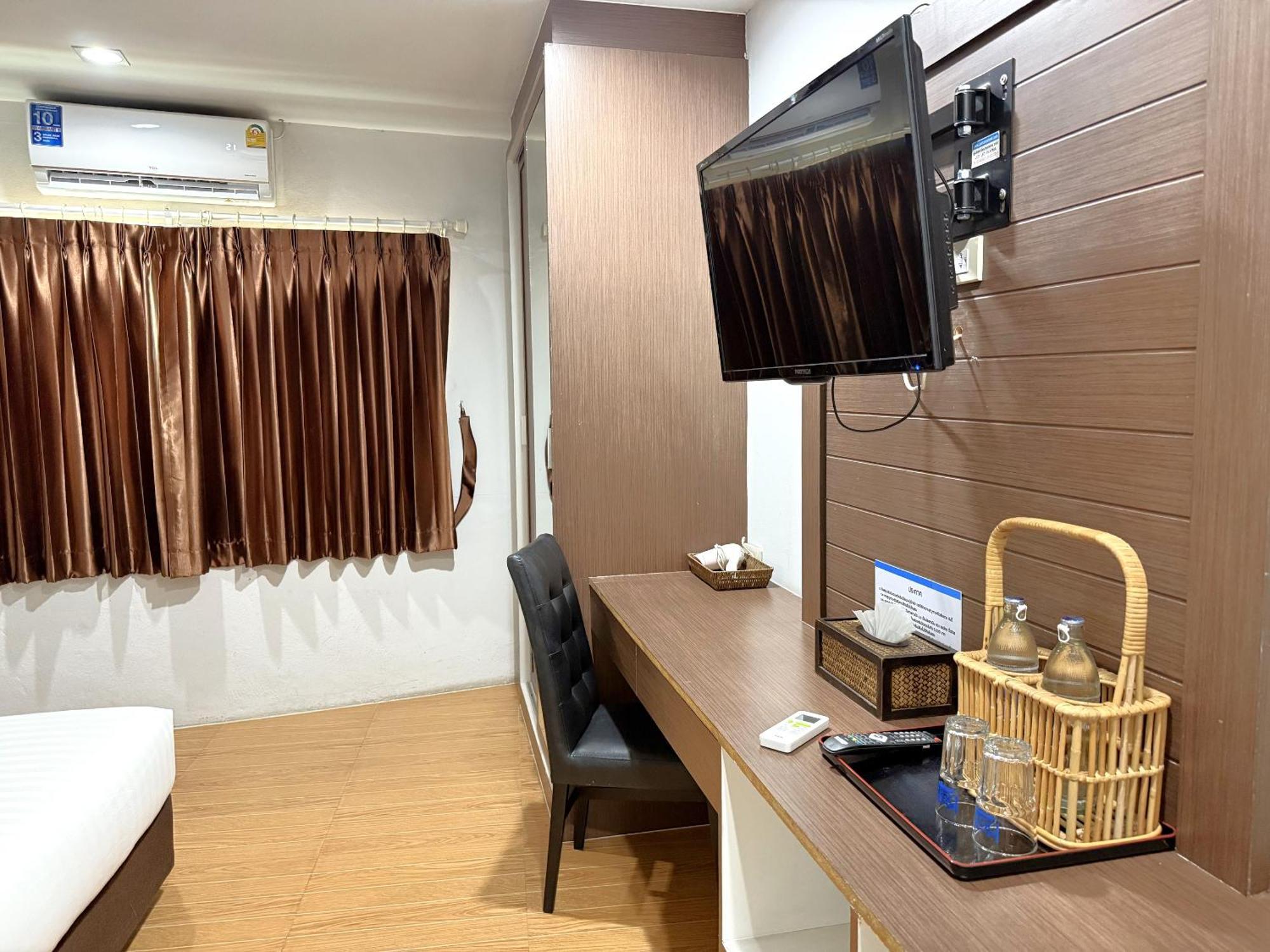 Bed By Cruise Hotel At Samakkhi-Tivanont Nonthaburi Exterior foto