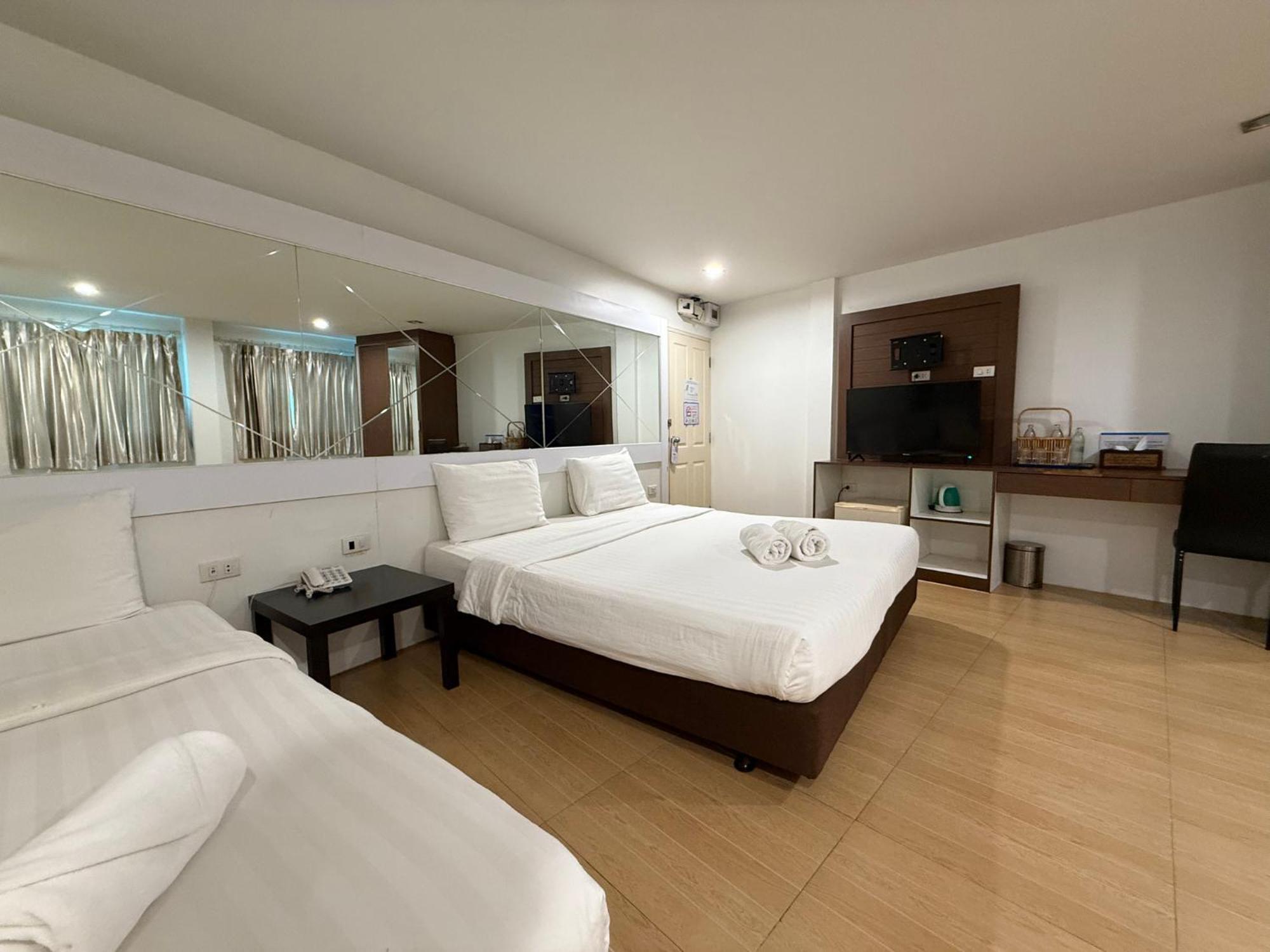 Bed By Cruise Hotel At Samakkhi-Tivanont Nonthaburi Exterior foto